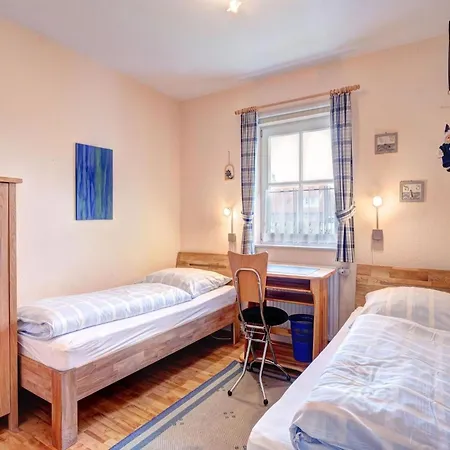 In Burhave Semesterbostad